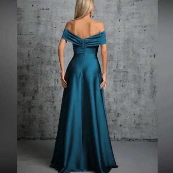 Luxe off shoulder party formal evening satin gown dress - Picture 3 of 15